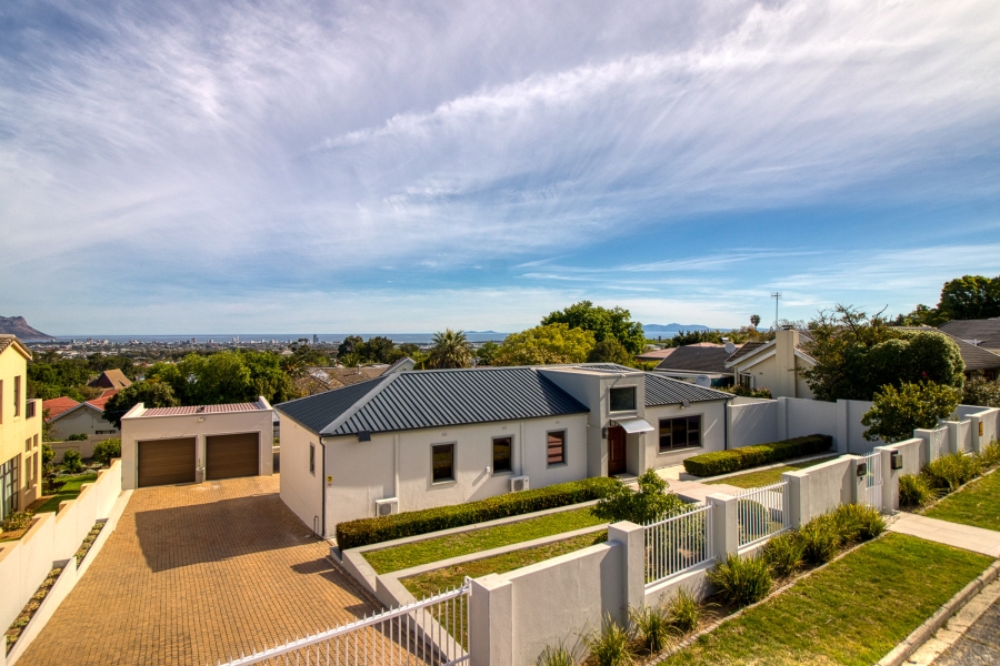 4 Bedroom Property for Sale in Pearl Marina Western Cape